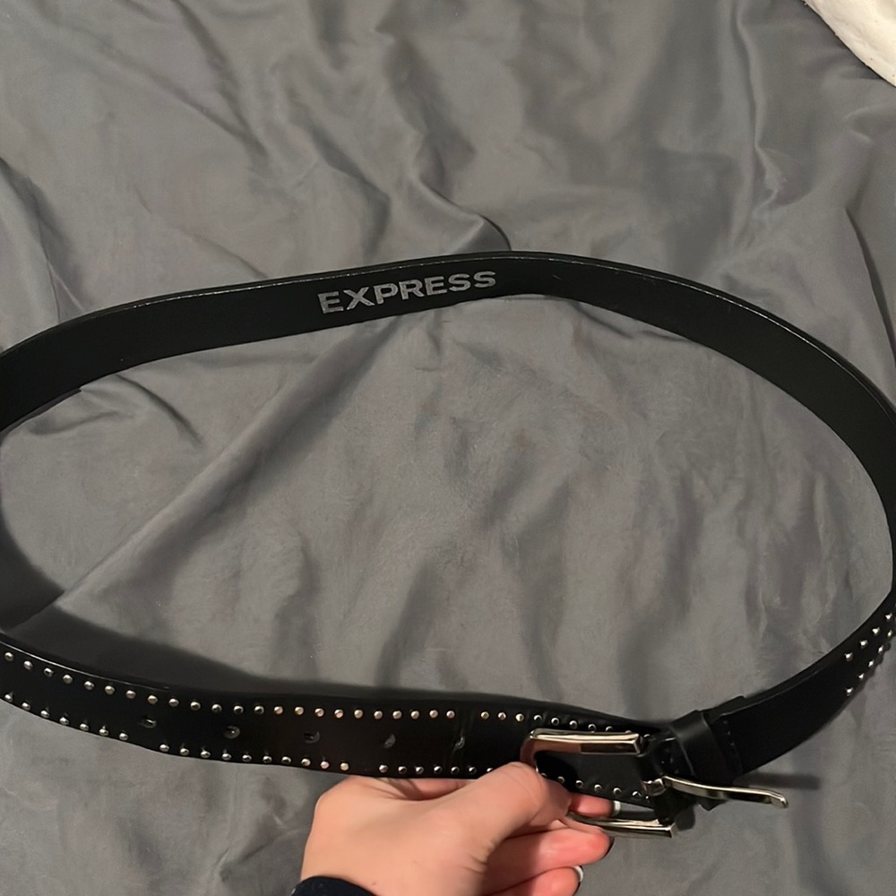 Express black and silver belt